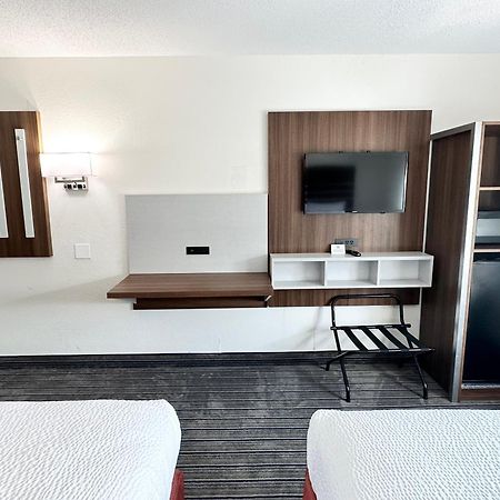 Отель Ramada By Wyndham Lithia Springs Atlanta Экстерьер фото