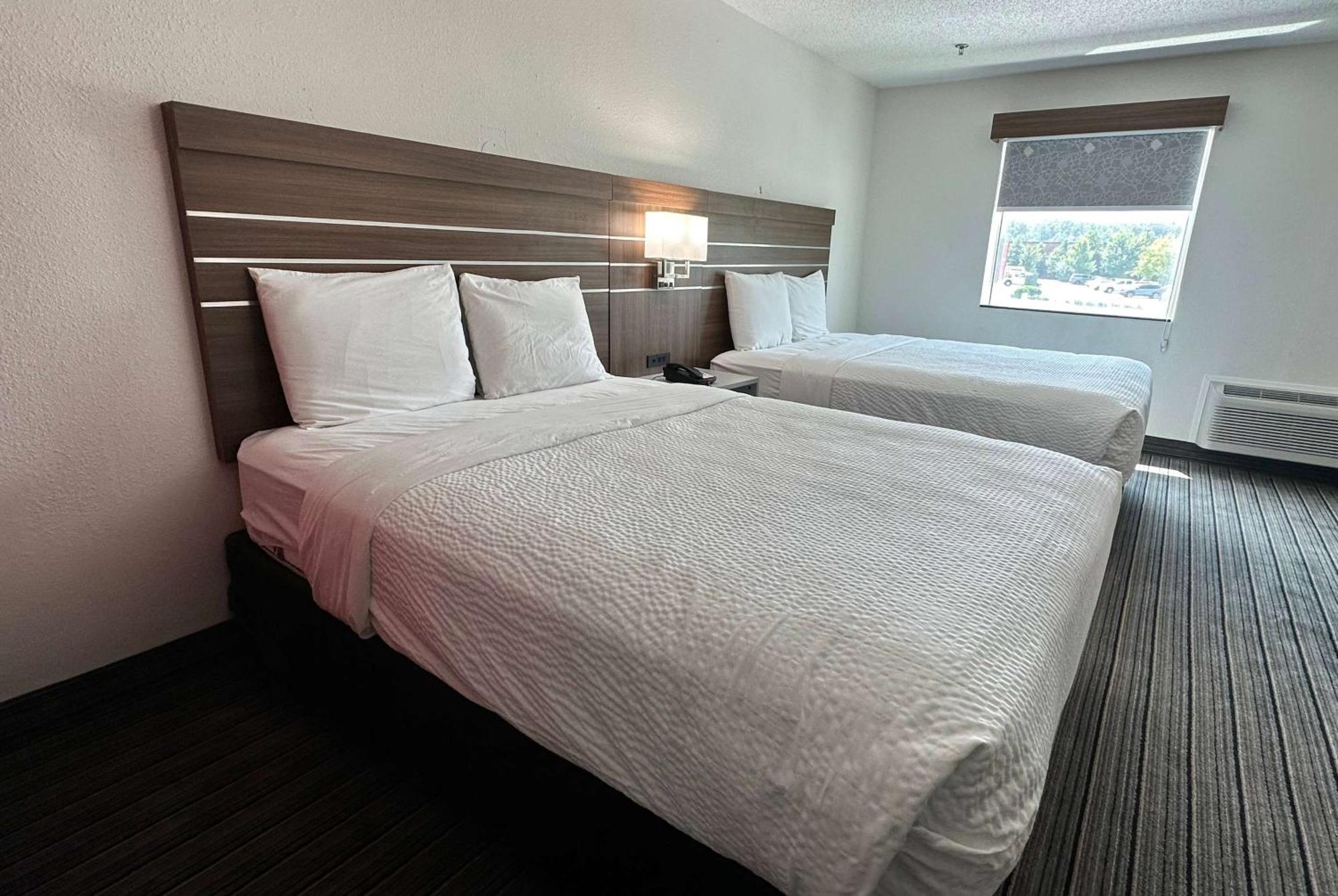 Отель Ramada By Wyndham Lithia Springs Atlanta Экстерьер фото