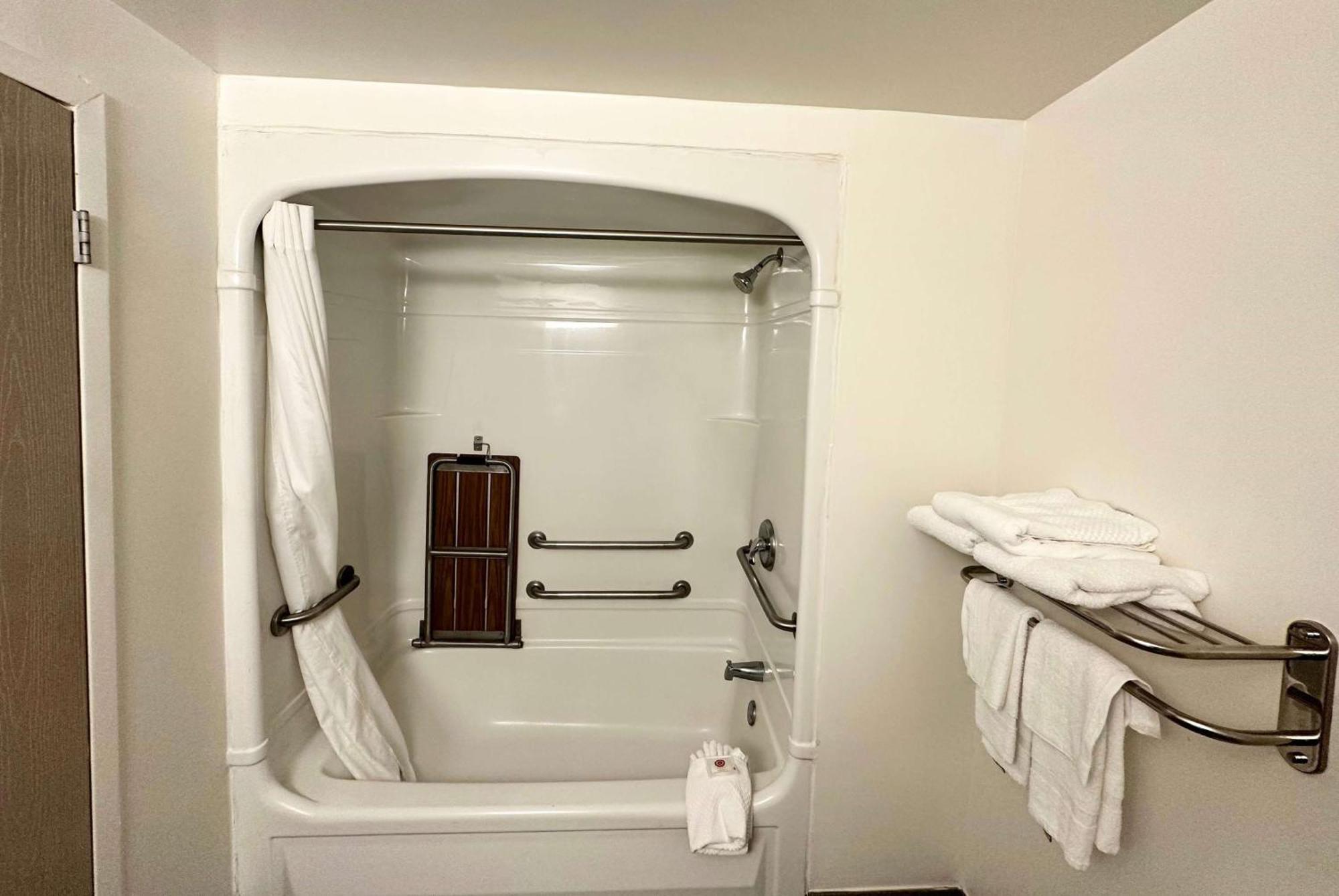 Отель Ramada By Wyndham Lithia Springs Atlanta Экстерьер фото