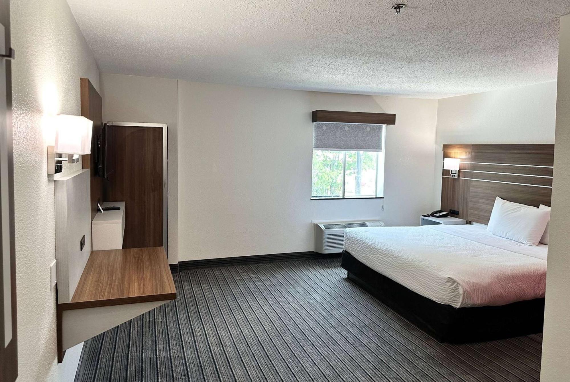 Отель Ramada By Wyndham Lithia Springs Atlanta Экстерьер фото