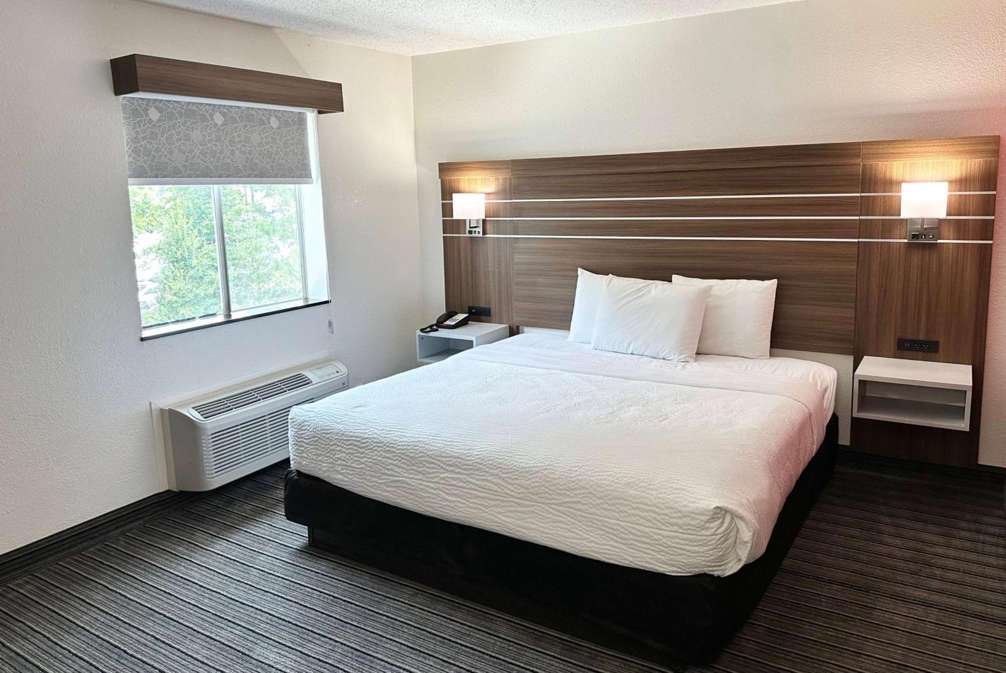 Отель Ramada By Wyndham Lithia Springs Atlanta Экстерьер фото