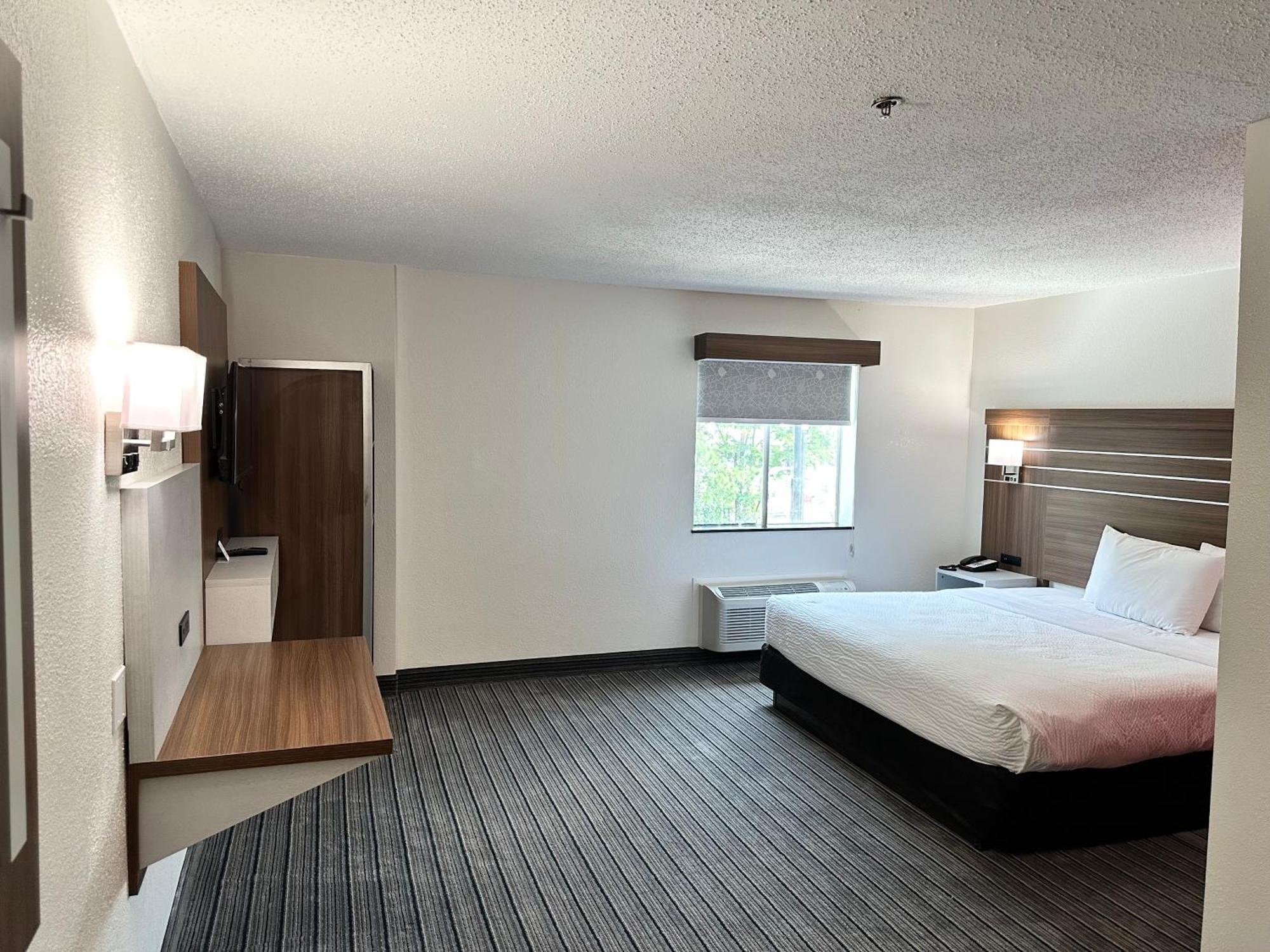 Отель Ramada By Wyndham Lithia Springs Atlanta Экстерьер фото